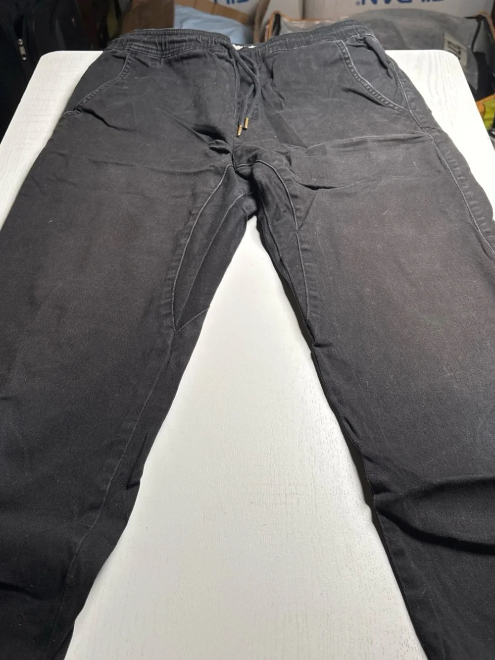 Men's Black Elastic-Waist Joggers with Welt Back Pocket